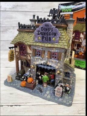 LEMAX Spooky Town Dingy Dungeon Pub -  05014 Retired Rare complete